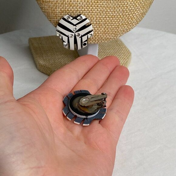 VINTAGE Women's White Round Gemstone Clip-On Earrings - Picture 2 of 3